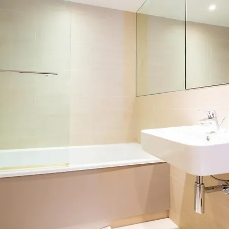 Amazing Modern 2 Bedroom Flat In Greenwich For 4 People London Exterior photo