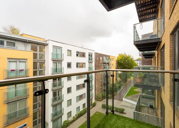 Amazing Modern 2 Bedroom Flat In Greenwich For 4 People