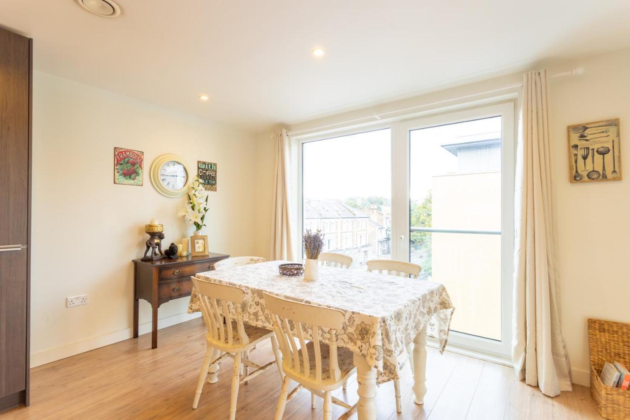 Amazing Modern 2 Bedroom Flat In Greenwich For 4 People * London