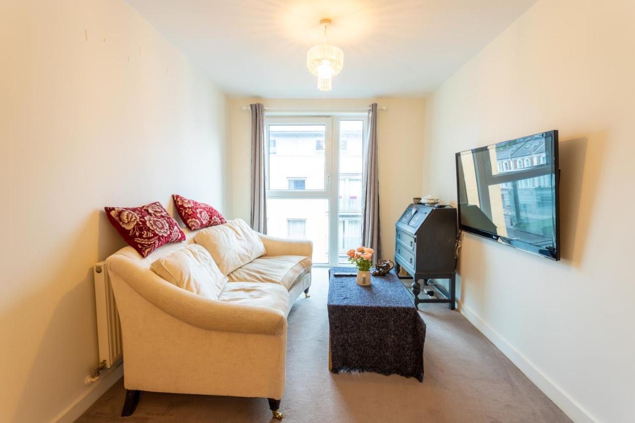 Apartment Amazing Modern 2 Bedroom Flat In Greenwich For 4 People *